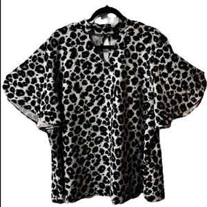 Lane Bryant 22 Black White Animal Print Cutout V Neck Short Slv Top Shirt Blouse